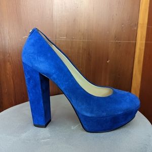 Blue suede guess pumps